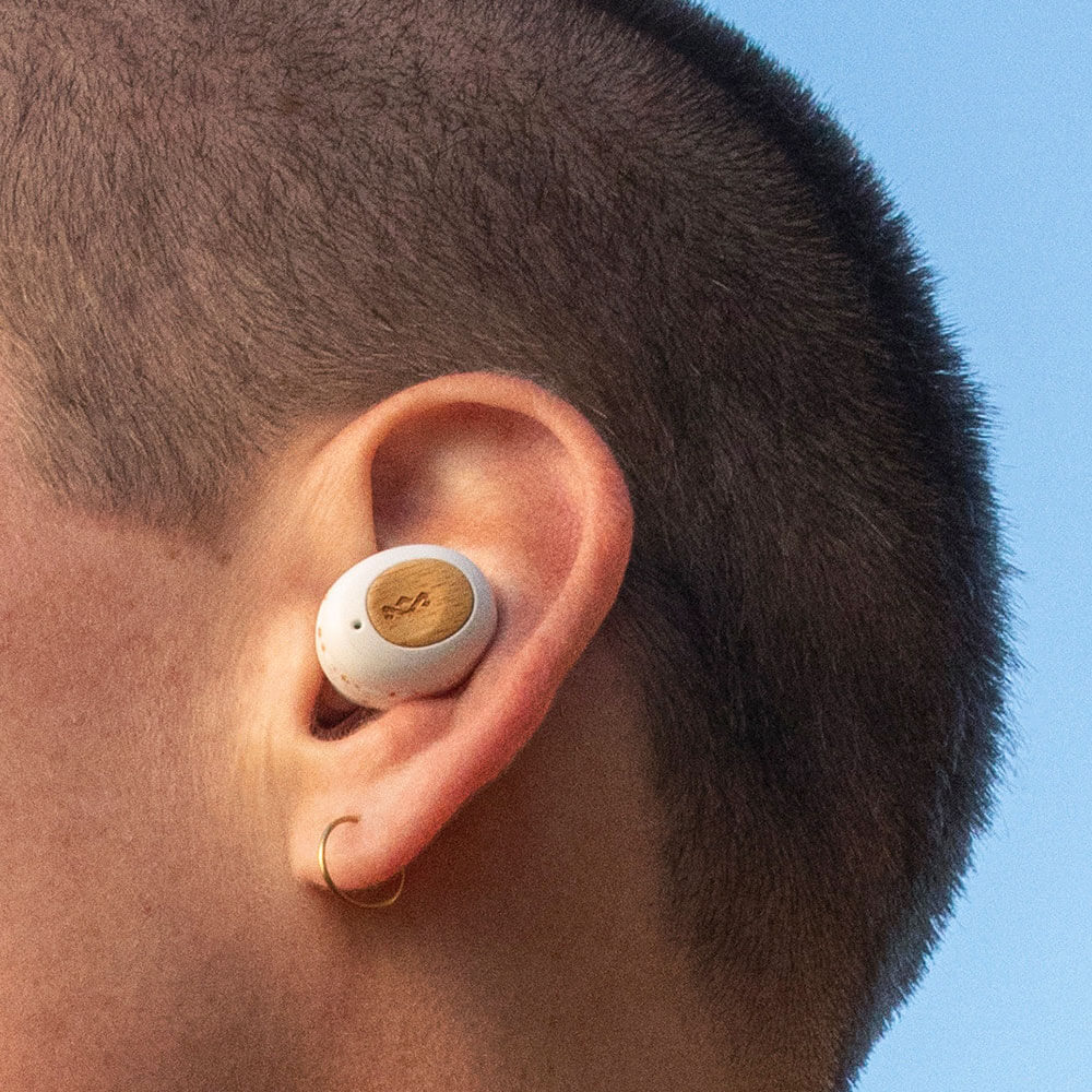 Audífonos Champion Cream True Wireless de The House of Marley